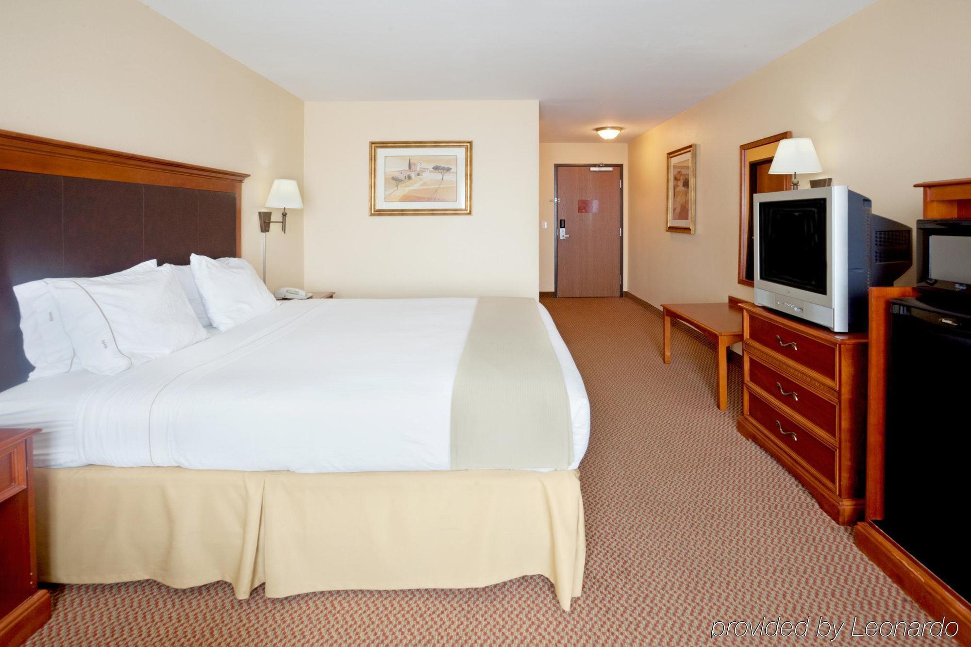 Express & - Laredo-event Center Area By Ihg