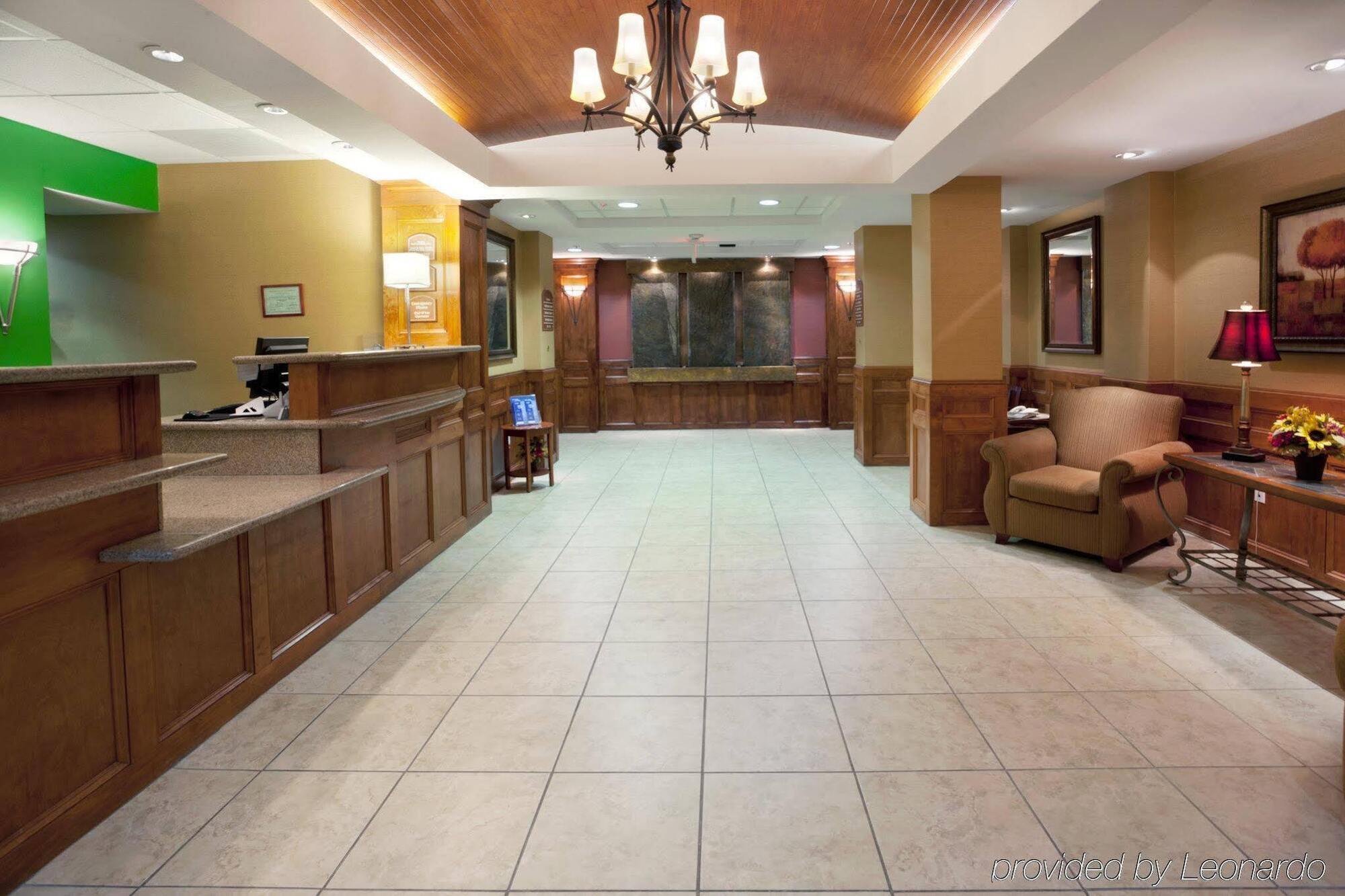 Express & - Laredo-event Center Area By Ihg Hotel